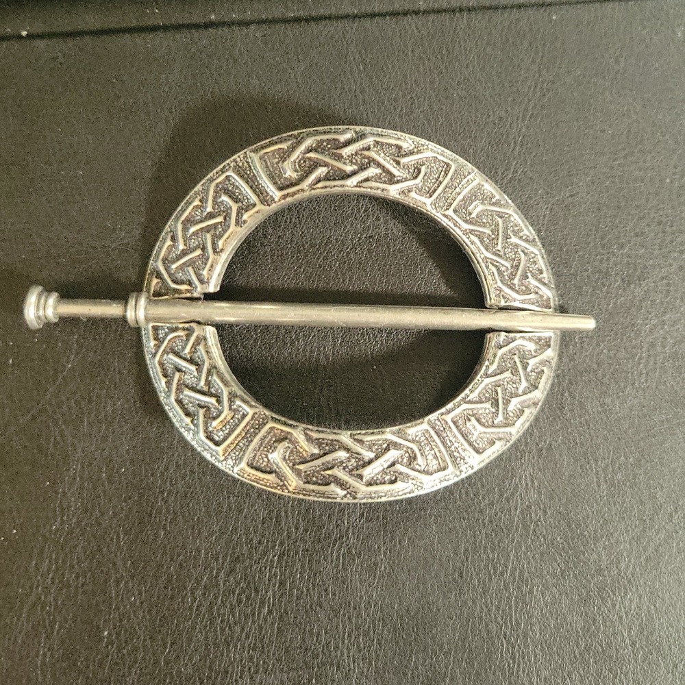 Celtic Knot Silver Tone Penannular Brooch Shawl Pin Scarf Slide Witc hy